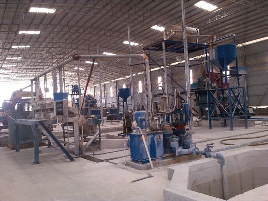 鉄鉱石加工用の重力分離砂を作る機械 石砕機 4号線